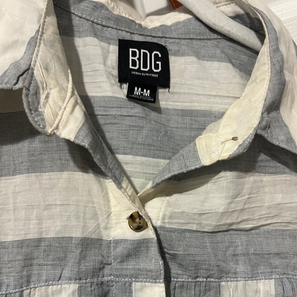 Oversize long sleeve flowy top. - Picture 3 of 3